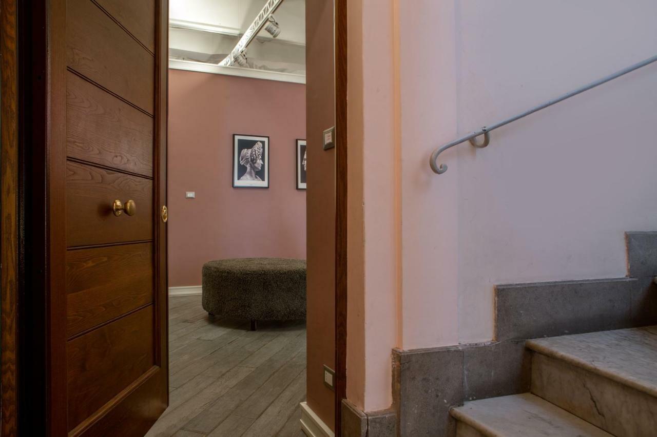 My Trevi Charming & Luxury Rooms Рим Экстерьер фото