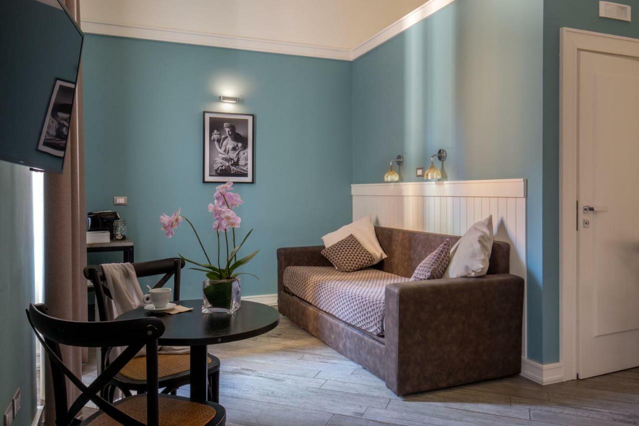 My Trevi Charming & Luxury Rooms Рим Экстерьер фото